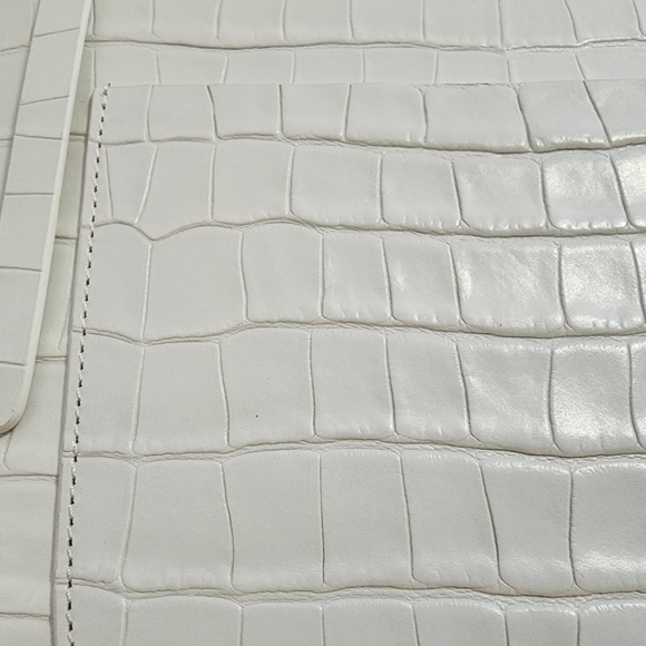 Crocodile embossed Hortensia handbag in optic white(excellent condition) - Picture 13 of 14